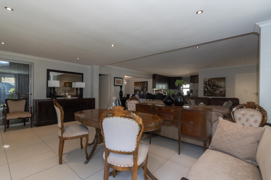 5 Bedroom Property for Sale in Sunset Beach Western Cape